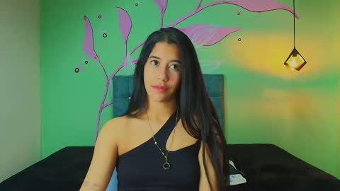 C O N N I E online show from December 5, 2025, 8:12 am