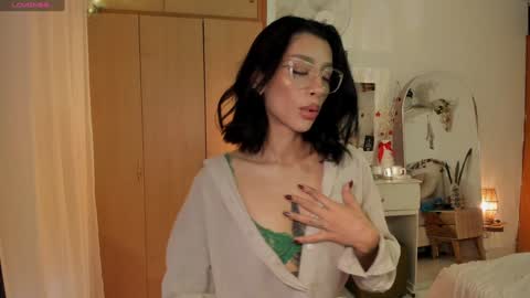 Snapshot of connie_deep chatting on December 29, 2024, 1:06 pm connie online show from December 29, 2024, 1:06 pm