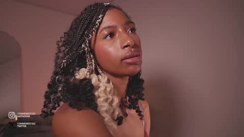   independent model online show from December 10, 2024, 1:11 am