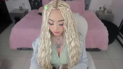 Snapshot of conny_curly chatting on June 25, 2026, 1:37 pm Conny online show from June 25, 2026, 1:37 pm