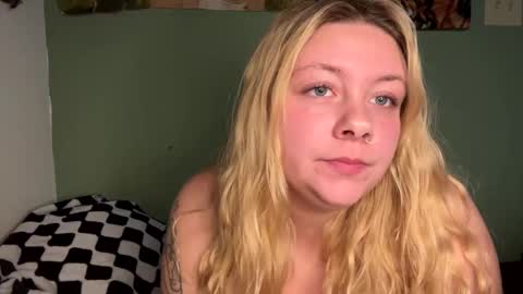 Snapshot of cookie374 chatting on October 3, 2025, 4:59 pm cookie374 online show from October 3, 2025, 4:59 pm