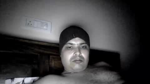 Cool Breeze09 online show from October 28, 2025, 6:32 pm