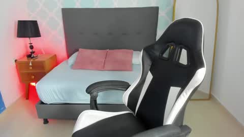 Snapshot of cora22_ chatting on September 13, 2025, 12:49 pm CORA online show from September 13, 2025, 12:49 pm