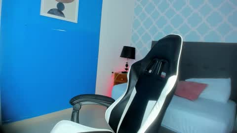 Snapshot of cora22_ chatting on September 16, 2025, 12:28 pm CORA online show from September 16, 2025, 12:28 pm