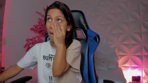 Snapshot of cora22_ chatting on November 8, 2025, 12:27 pm CORA online show from November 8, 2025, 12:27 pm