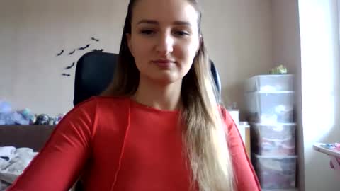 cora_fora online show from October 8, 2025, 8:56 am