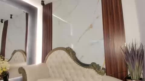 Coralie Bronson online show from September 19, 2025, 8:09 pm