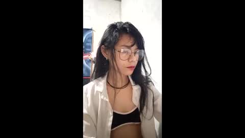 coralinebane online show from April 17, 2026, 7:50 pm