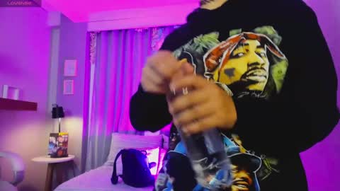 Snapshot of coralinericce_ chatting on January 20, 2025, 5:26 am Coral Stefani online show from January 20, 2025, 5:26 am