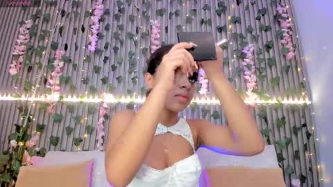 coralineross_ online show from October 29, 2025, 10:50 am