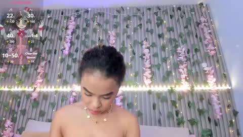 coralineross_ online show from November 14, 2025, 11:09 am