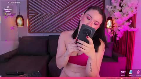   online show from November 25, 2025, 11:54 am