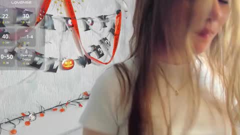 Leya online show from November 5, 2025, 4:01 am