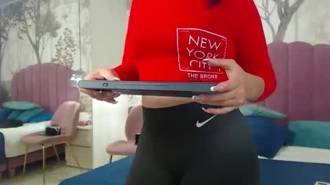 corineray online show from October 23, 2025, 1:43 pm