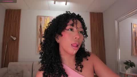 Snapshot of corinnah chatting on February 25, 2025, 12:13 pm Cori online show from February 25, 2025, 12:13 pm