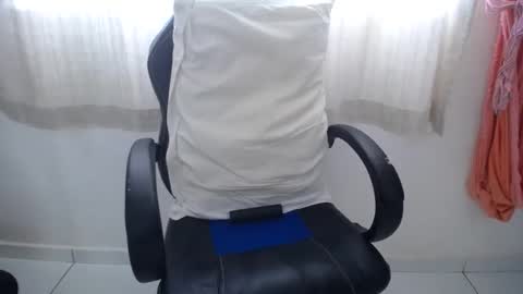 Snapshot of corolaxxl chatting on October 1, 2025, 5:41 pm corolaxxl online show from October 1, 2025, 5:41 pm