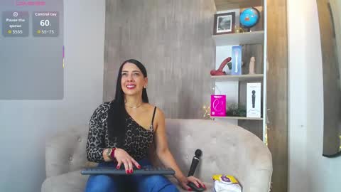 cortney tayler online show from November 7, 2025, 2:50 pm