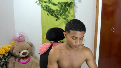 Ethan  online show from January 5, 2025, 11:33 pm