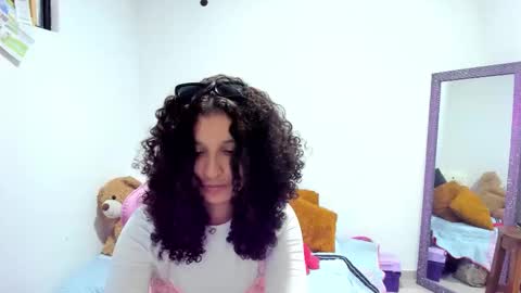 Snapshot of cositarika__ chatting on October 5, 2025, 4:16 pm Lunita online show from October 5, 2025, 4:16 pm