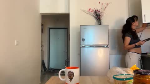 Lina online show from November 19, 2025, 7:08 am