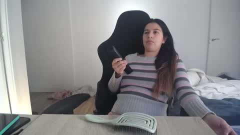 costantine helena24 online show from November 19, 2025, 11:54 am