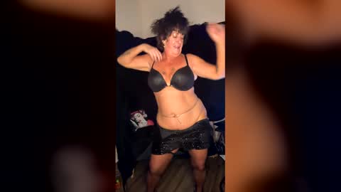 cougarbratz online show from May 23, 2026, 1:59 pm