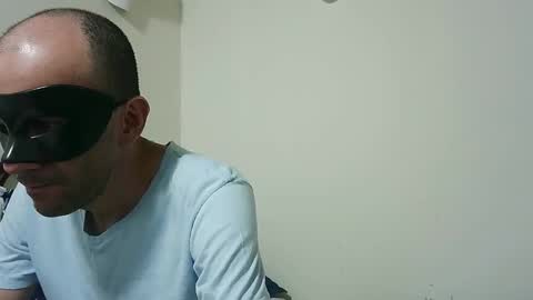 couple_hot86 online show from November 9, 2025, 4:27 pm