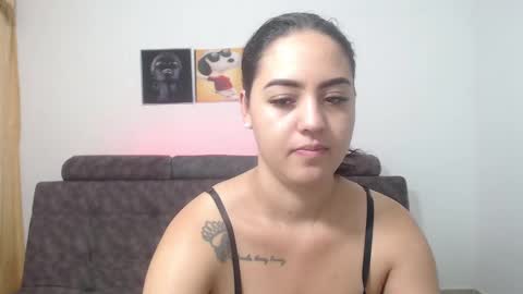 Snapshot of couple_sexandlove chatting on March 5, 2025, 12:00 pm ALEJANDRO Y EMILY online show from March 5, 2025, 12:00 pm