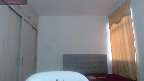  ALEJANDRO Y EMILY  online show from October 5, 2025, 12:25 pm