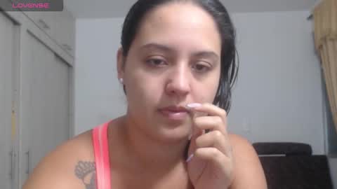  ALEJANDRO Y EMILY  online show from November 30, 2025, 12:14 am