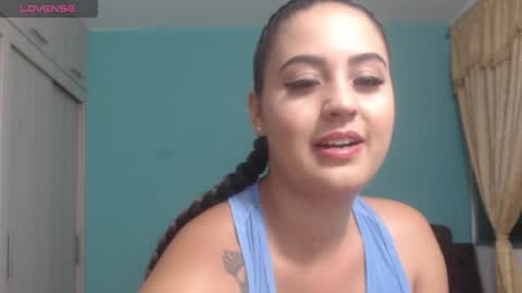  ALEJANDRO Y EMILY  online show from January 18, 2026, 1:31 am