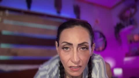 Bald  Beautiful online show from November 17, 2025, 2:01 pm