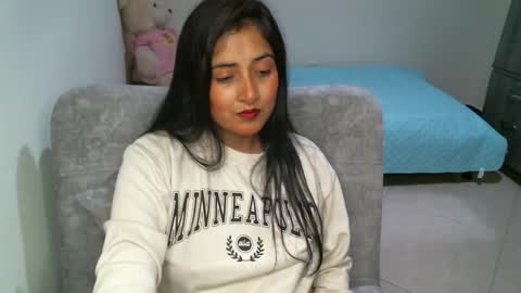 couplecaliente10 online show from January 14, 2026, 12:38 am