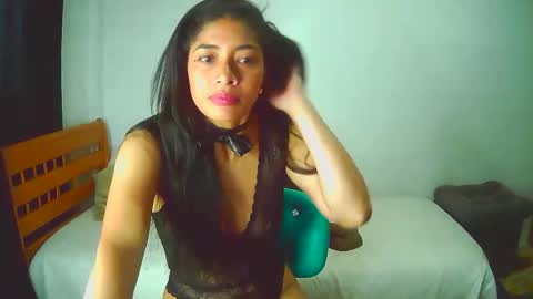 coupleeswetthott online show from November 5, 2025, 11:10 am