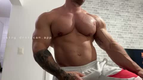 couplemuscle40 online show from July 1, 2026, 3:01 pm