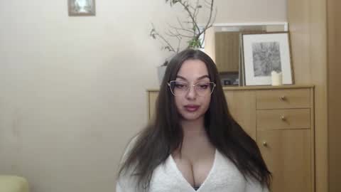 Snapshot of courtney_lux chatting on March 8, 2025, 5:54 pm Courtney online show from March 8, 2025, 5:54 pm