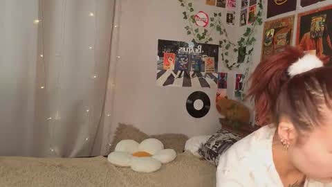 Yuna online show from November 26, 2025, 8:10 pm