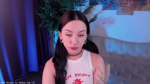 coy_emo_princess online show from July 23, 2026, 10:57 am