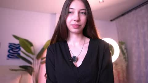 Cute Naomi online show from May 25, 2026, 4:18 am