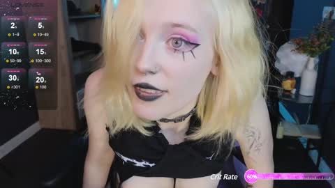 Snapshot of crackling_tati chatting on December 5, 2024, 4:53 am Tati online show from December 5, 2024, 4:53 am