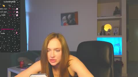 Snapshot of cravelucy chatting on February 18, 2026, 2:24 pm lucy online show from February 18, 2026, 2:24 pm