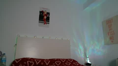 crazy sweetie online show from December 2, 2025, 3:18 pm