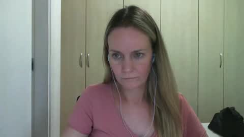 Anny online show from March 4, 2025, 9:54 pm