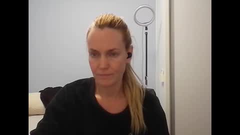 Anny online show from May 15, 2026, 11:01 pm