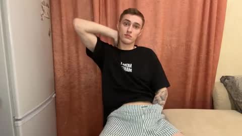 Snapshot of crazybottom99 chatting on December 23, 2024, 3:12 pm Alex online show from December 23, 2024, 3:12 pm