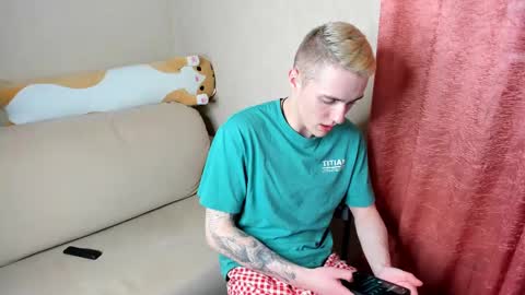 Snapshot of crazybottom99 chatting on March 2, 2025, 4:10 pm Alex online show from March 2, 2025, 4:10 pm