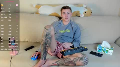 Snapshot of crazybottom99 chatting on February 1, 2026, 7:01 pm Alex online show from February 1, 2026, 7:01 pm