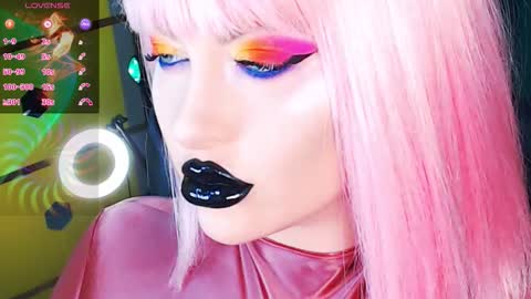 Snapshot of crazypinkyball chatting on September 9, 2025, 3:11 pm Roxy online show from September 9, 2025, 3:11 pm