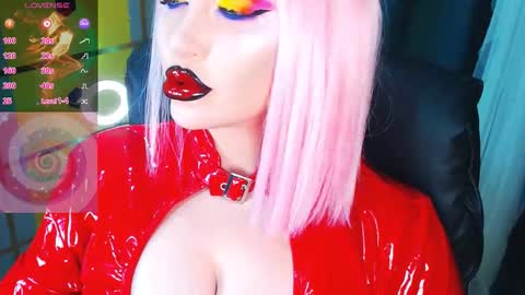 Snapshot of crazypinkyball chatting on October 14, 2025, 3:57 pm Roxy online show from October 14, 2025, 3:57 pm