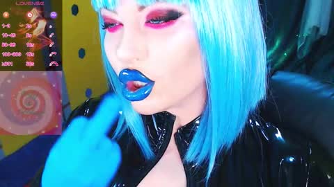 Roxy online show from November 28, 2025, 2:42 pm